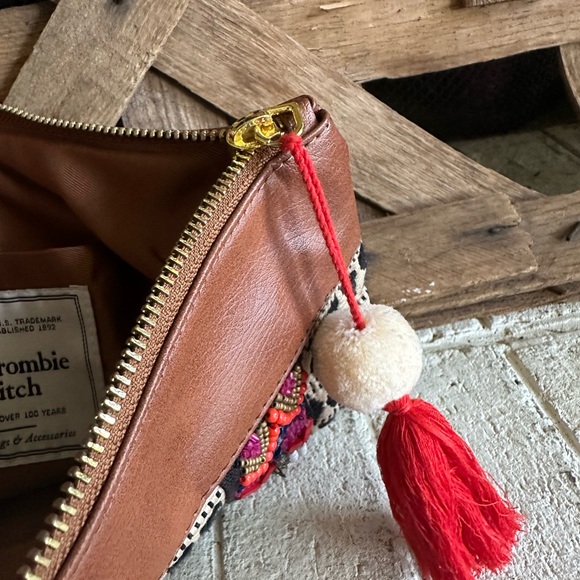 Beaded Abercrombie Clutch (49) - Picture 3 of 6